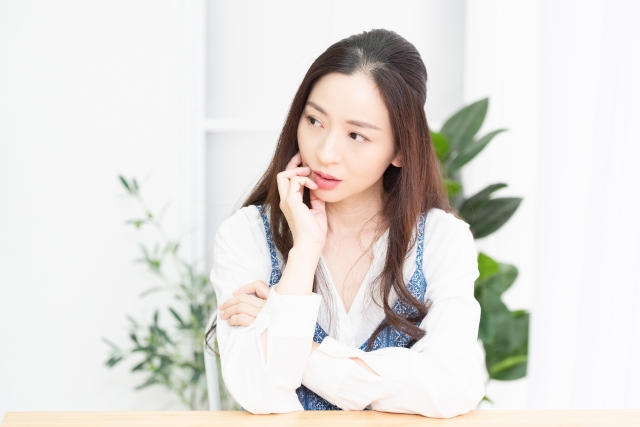 イライラする女性